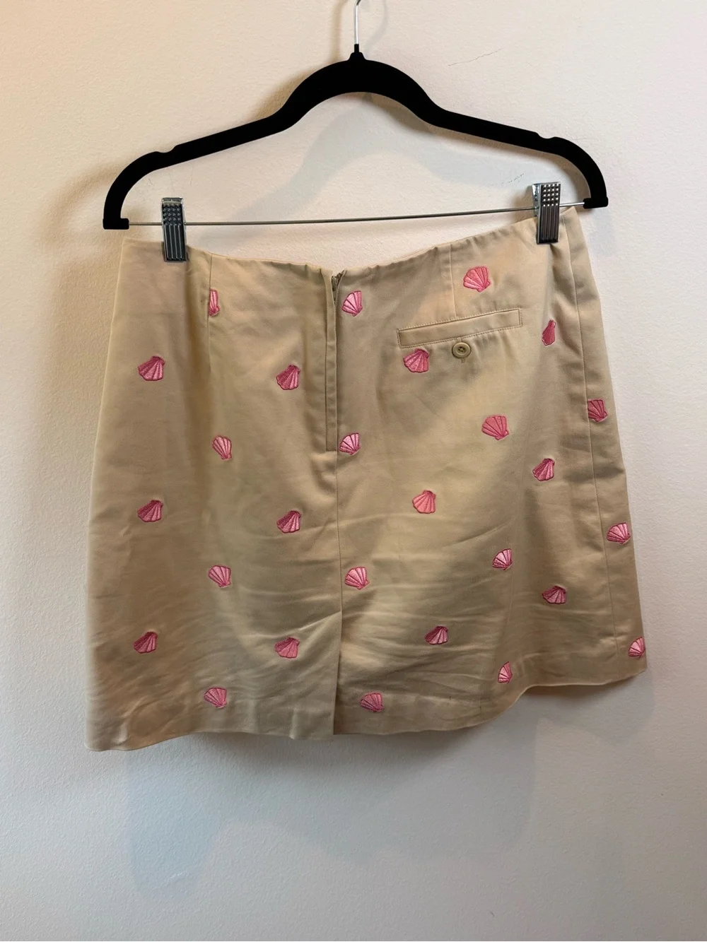 Lilly Pulitzer Embroidered Pink Seashell Khacki Skirt Size 10 Coastal Preppy